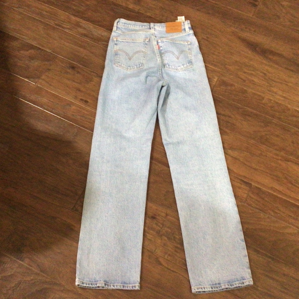 Levi’s premium ribcage straight high waisted jeans. Size 26. Great shape. - Picture 2 of 9